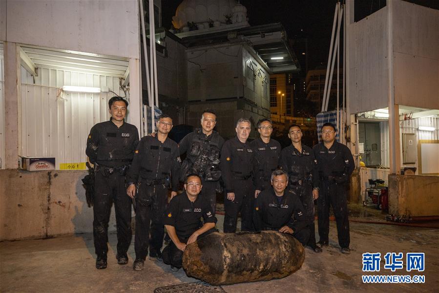 （港澳臺(tái)&middot;香港故事&middot;圖文互動(dòng)）（6）用手觸摸二戰(zhàn)炸彈的人——訪香港警方拆彈專(zhuān)家