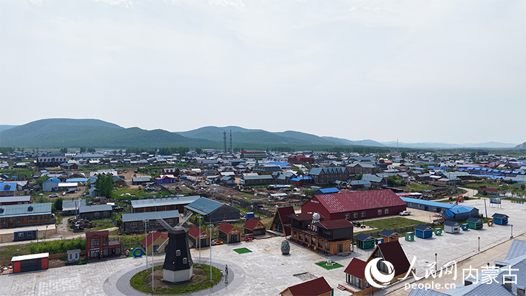 航拍恩和俄羅斯族民族鄉(xiāng)。人民網(wǎng)記者 齊浩男攝