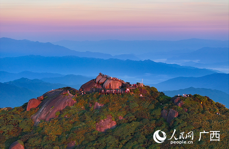 貓兒山日出。人民網(wǎng) 雷琦竣攝