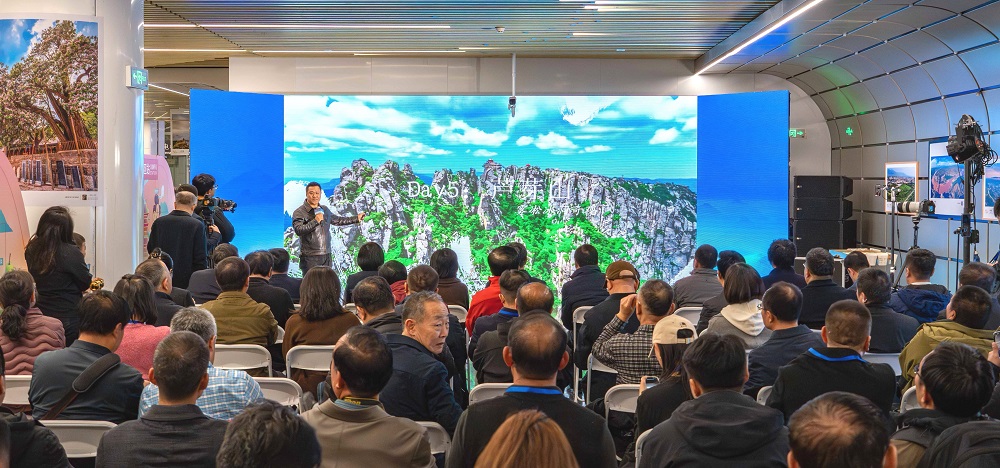 活動現(xiàn)場，文旅星推官推介忻州。