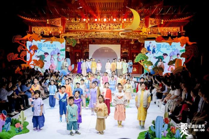 非遺華夏秀現(xiàn)場(chǎng) 中國(guó)工藝美術(shù)館、中國(guó)非物質(zhì)文化遺產(chǎn)館供圖